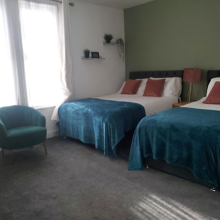 Villa Leeds 4-Bed House - Sleeps 9 Free Parking & Wifi Extérieur photo