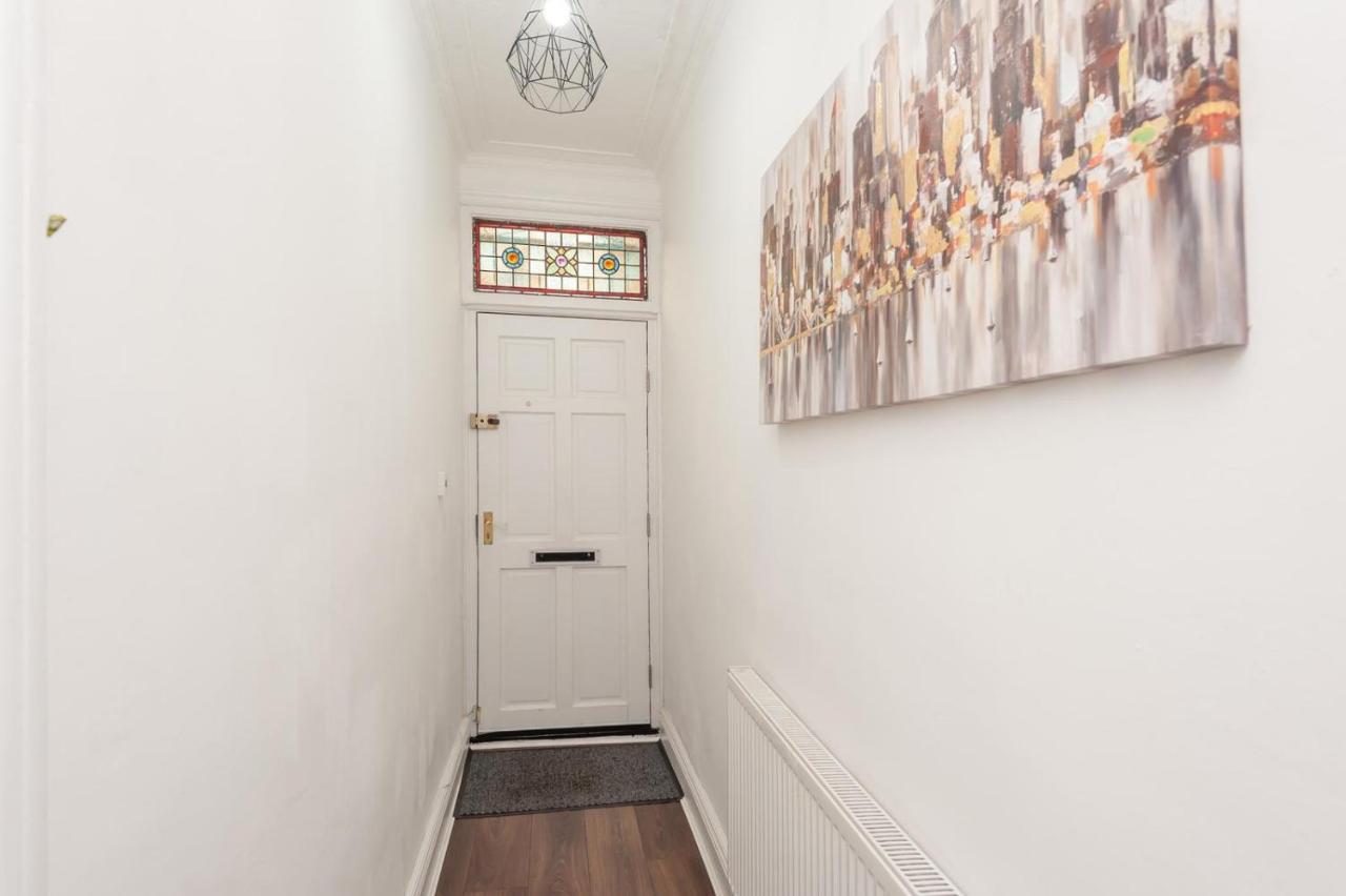 Villa Leeds 4-Bed House - Sleeps 9 Free Parking & Wifi Extérieur photo