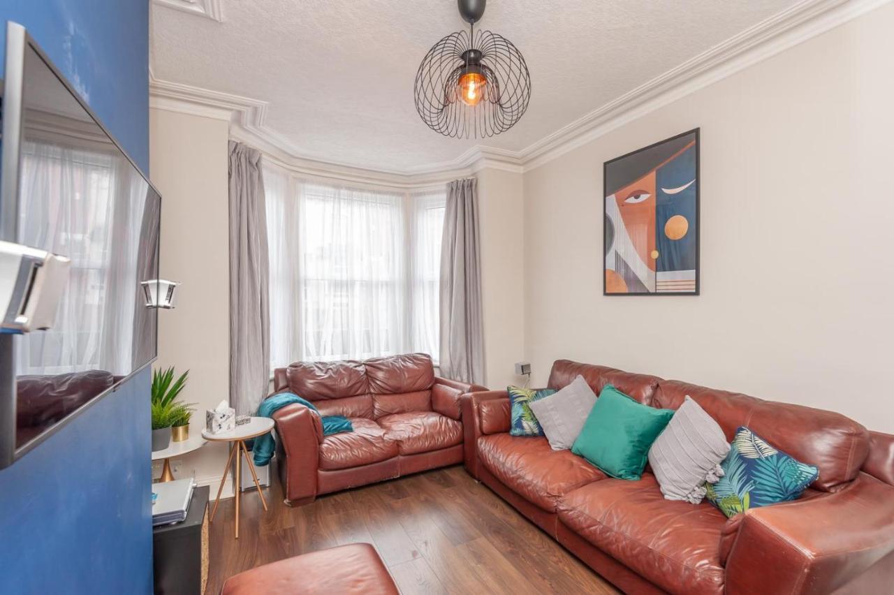 Villa Leeds 4-Bed House - Sleeps 9 Free Parking & Wifi Extérieur photo