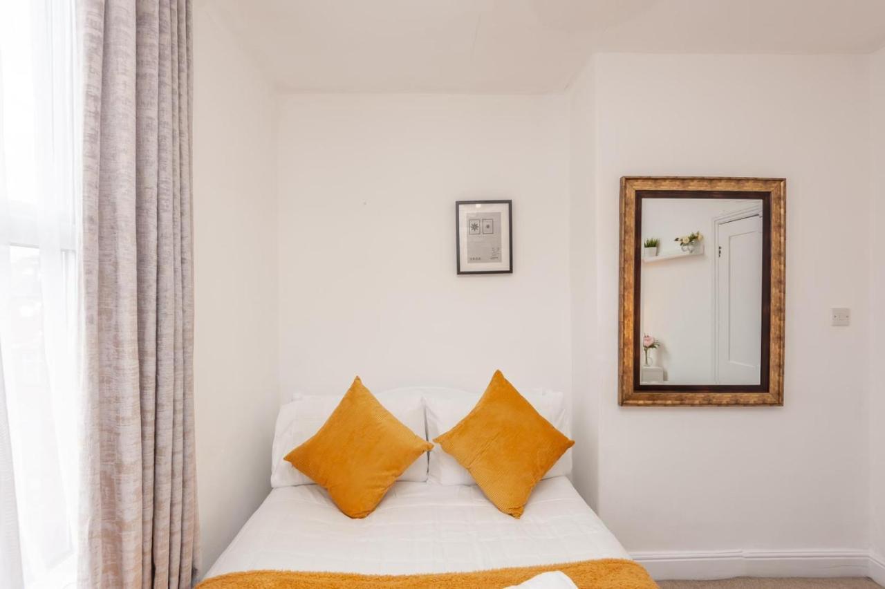 Villa Leeds 4-Bed House - Sleeps 9 Free Parking & Wifi Extérieur photo