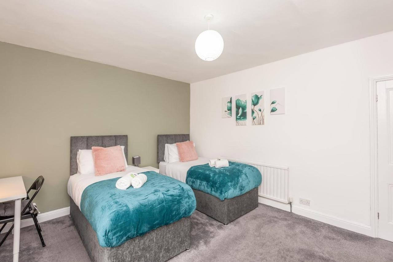 Villa Leeds 4-Bed House - Sleeps 9 Free Parking & Wifi Extérieur photo