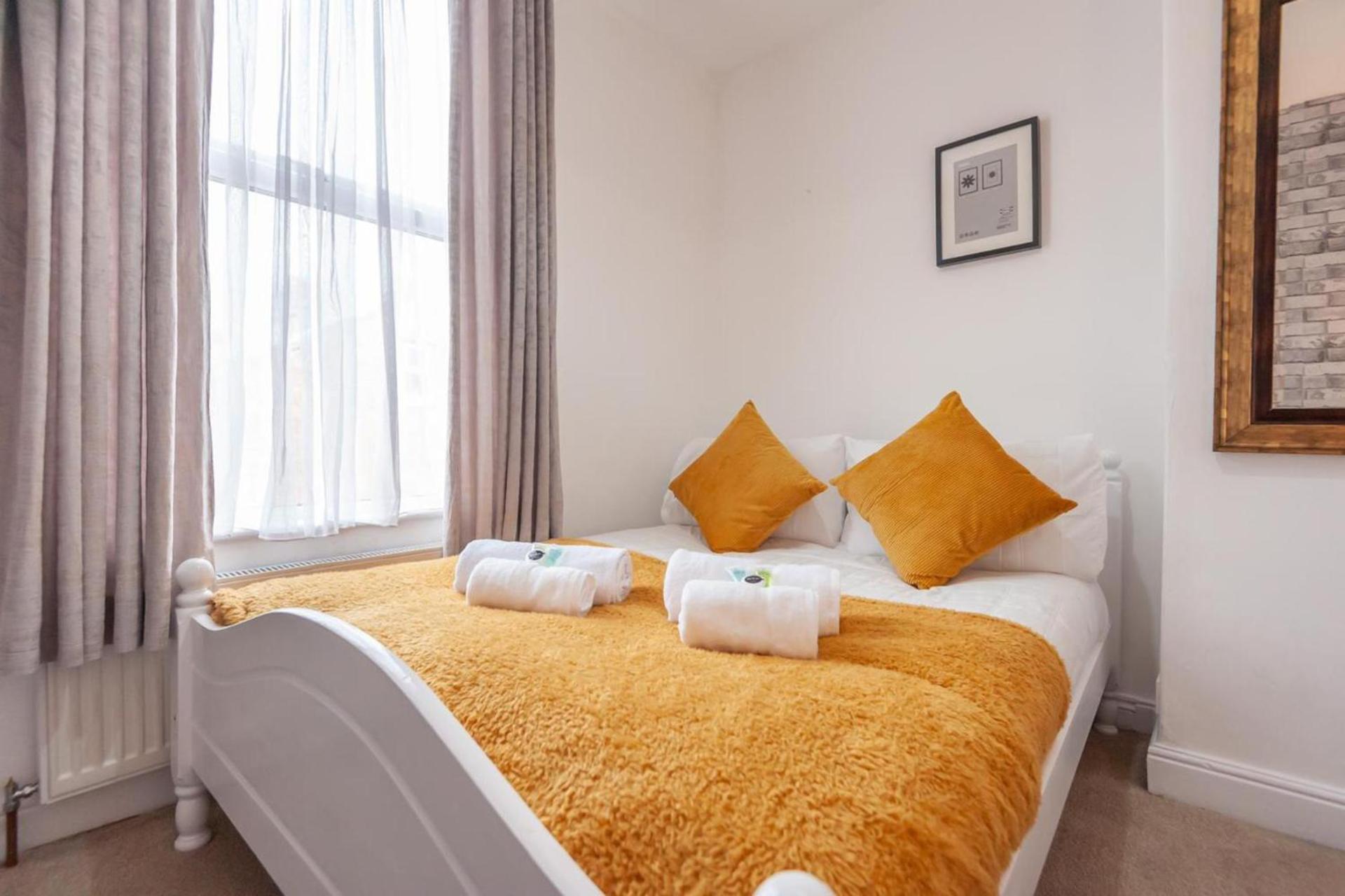 Villa Leeds 4-Bed House - Sleeps 9 Free Parking & Wifi Extérieur photo
